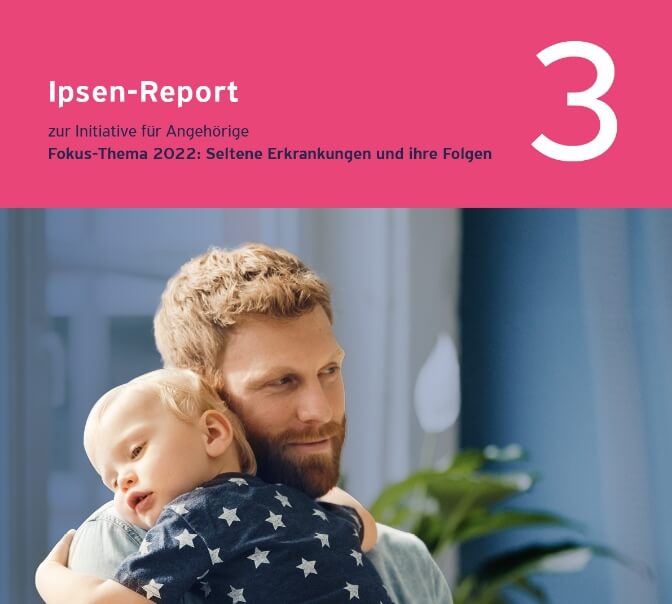 Das Deckblatt des Angehörigen-Reports Seltene Erkrankungen zeigt einen jungen Vater, der seinen Sohn auf dem Arm hat.